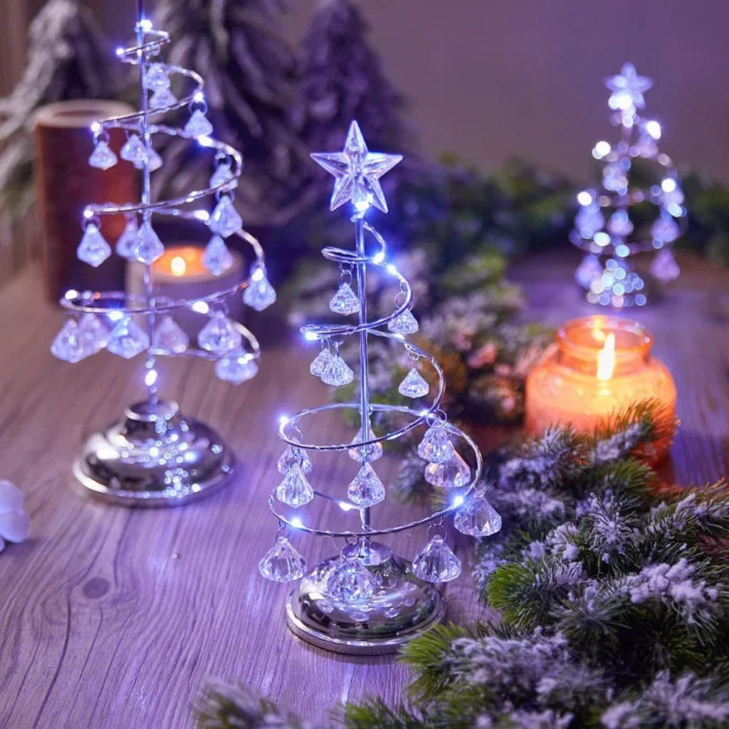 Árvore de Natal em Metal Iluminada com Luzes e Pingentes